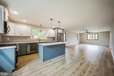 250 W Broad St, Paulsboro, NJ 08066 - photo 3