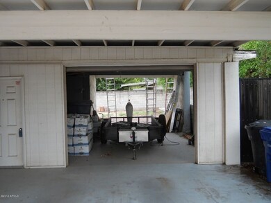 UnivGarageFrt