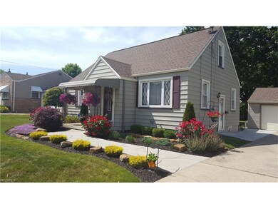 411 W Harvey St, Struthers, OH 44471 - photo 2