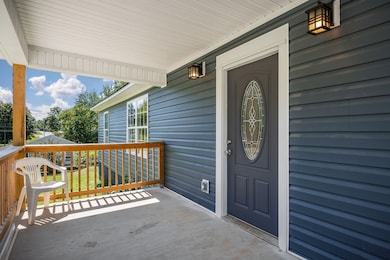 227 Oakwood St, Sparta, TN 38583 - photo 2