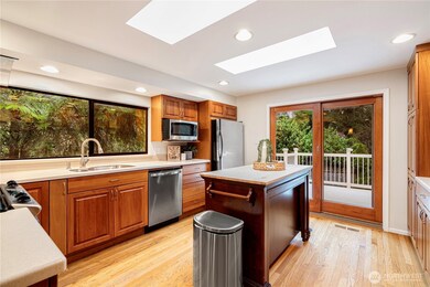 16012 NE 95th Ct, Redmond, WA 98052 - photo 7