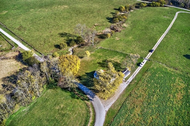 935 Keenon Rd, Harrodsburg, KY 40330 - photo 2