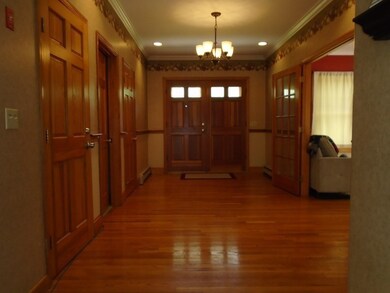 267 Brattle St, Holden, MA 01520 - photo 4