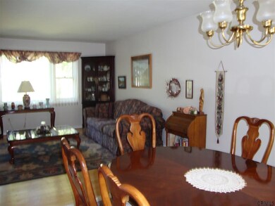 121 E Poplar Dr, Delmar, NY 12054 - photo 6