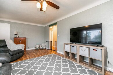 355 30th St NW, Cedar Rapids, IA 52405 - photo 4