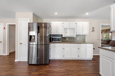 8 Hyde St, Worcester, MA 01606 - photo 7