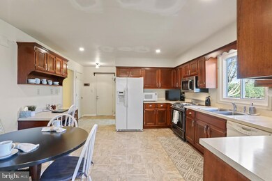 11946 Ropp Ln, Lovettsville, VA 20180 - photo 5