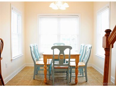 Eat-in kitchen