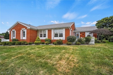 1402 Clinton St, Niles, OH 44446 - photo 2