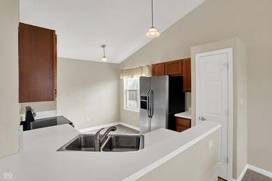 7532 Crickwood Ln, Indianapolis, IN 46268 - photo 7