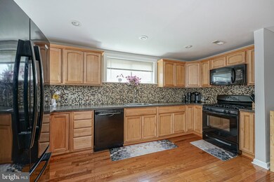 1125 Oakwood Dr, Glenolden, PA 19036 - photo 7
