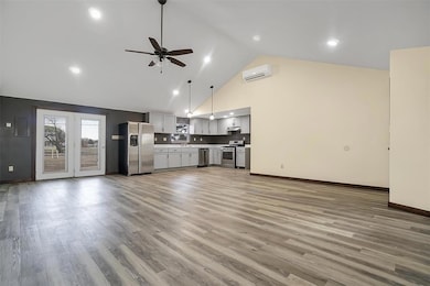 215 S 10th St, Thomas, OK 73669 - photo 7