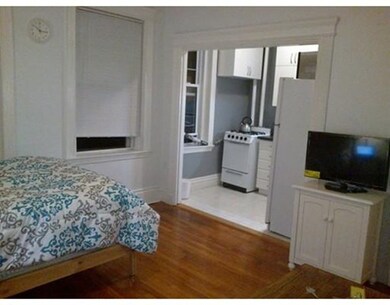 31 Queensberry St unit 18, Boston, MA 02215 - photo 2