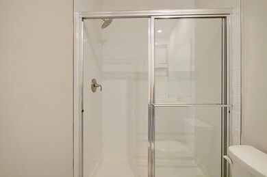 Adger II Owner Bath