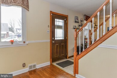 335 Woodlyn Cir, Woodlyn, PA 19094 - photo 3