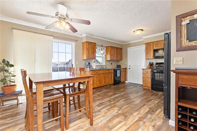 Soft close kitchen cabinets, granite counter tops,