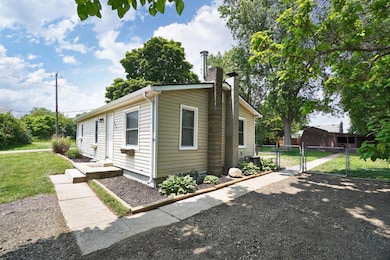 190 W Maple Ave, West Elkton, OH 45070 - photo 3