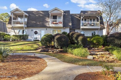 End Unit with fantastic views!