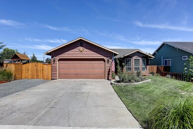 2737 SW Quartz Ave MLS-30