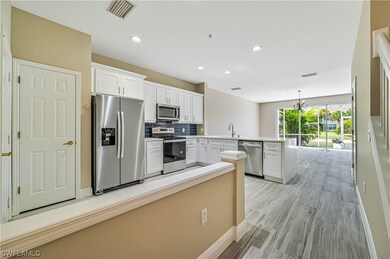 924 Hampton Cir unit 89, Naples, FL 34105 - photo 6