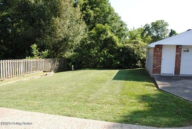 9504 Plumwood Rd, Louisville, KY 40291 - photo 4