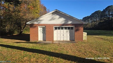 639 S Bay Haven Dr, Gwynn, VA 23066 - photo 3