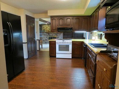 Kitchen. View into living room