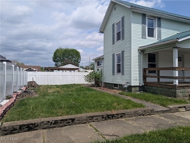 810 Pine St, Coshocton, OH 43812 - photo 2