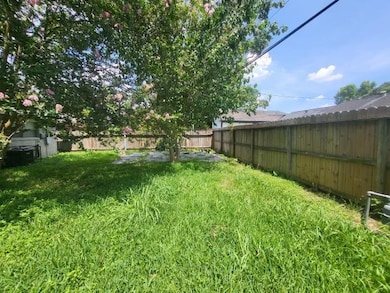 819 Turney Dr, Houston, TX 77038 - photo 3