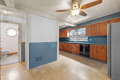 289 King Philip St, Fall River, MA 02724 - photo 7