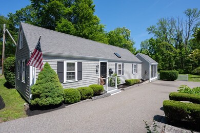 302 North St, Hingham, MA 02043 - photo 2