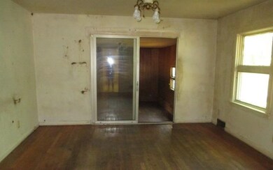 2522 Crest Rd, Gary, IN 46408 - photo 2