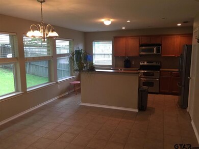 916 916 Joel Dr, Tyler, TX 75703 - photo 4