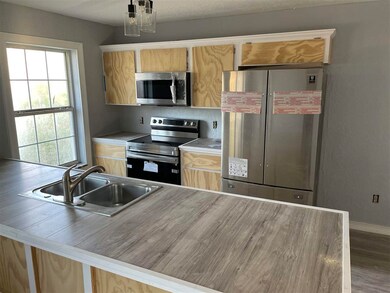 203 Deer Dr, Cache, OK 73527 - photo 4