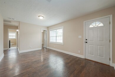 10402 Onslow St, Houston, TX 77016 - photo 6