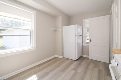 2226 E 35th St, Lorain, OH 44055 - photo 5