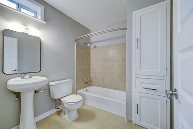 2202 Park St unit 6, Houston, TX 77019 - photo 6