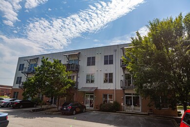1609 Long St #306-33