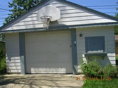 324 Thelma Dr, Sheffield Lake, OH 44054 - photo 3