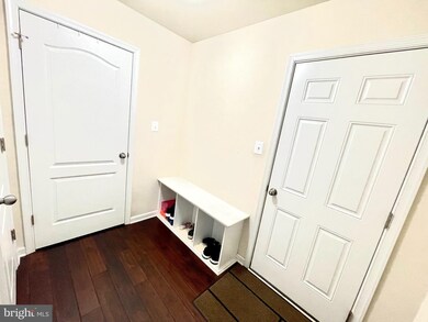 7018 Foxton Way, Hanover, MD 21076 - photo 5