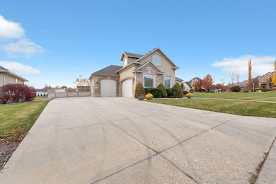 9947 N Yorkshire Ct, Highland, UT 84003 - photo 3