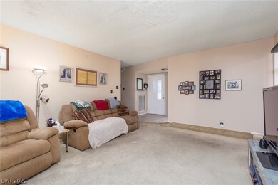 SPACIOUS GREAT ROOM