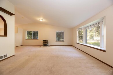 19261 Shoshone Rd, Bend, OR 97702 - photo 4