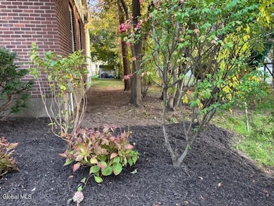 100 Lansing Rd S, Schenectady, NY 12304 - photo 4