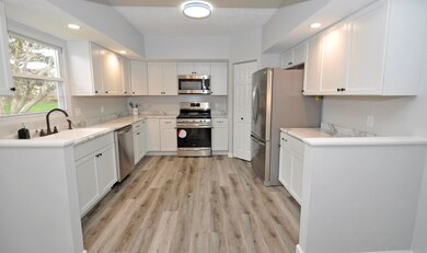 18055 Heatherfield Dr, South Bend, IN 46637 - photo 7