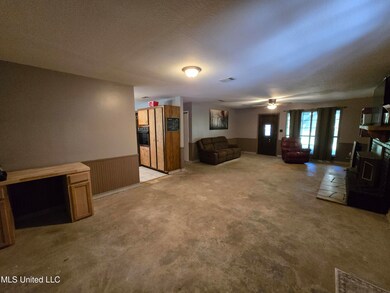 542 Southgate Rd, Hattiesburg, MS 39401 - photo 2