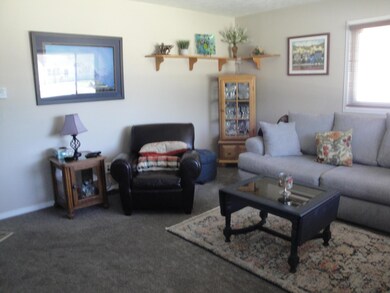 232 N Wright St, Griffith, IN 46319 - photo 2