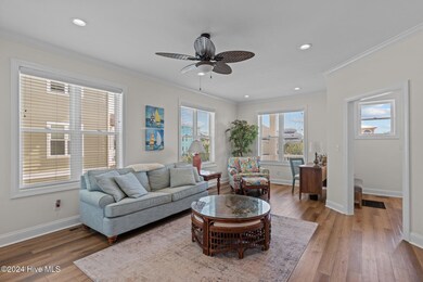 Oceanside Den - 2nd level