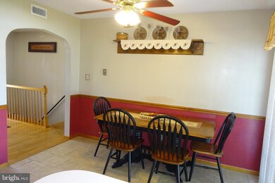 375 Wayburn St, Greencastle, PA 17225 - photo 4