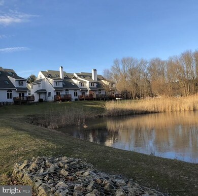 21 W Jonathan Ct, Kennett Square, PA 19348 - photo 5